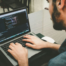 computer-man-unsplash_280x280_crop_478b24840a