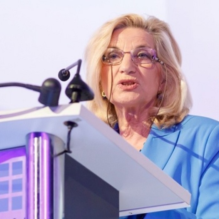 velqna-najdenova-nbu_700x700_crop_478b24840a