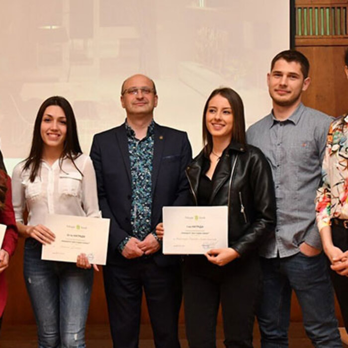 tokuda-bank_700x700_crop_478b24840a