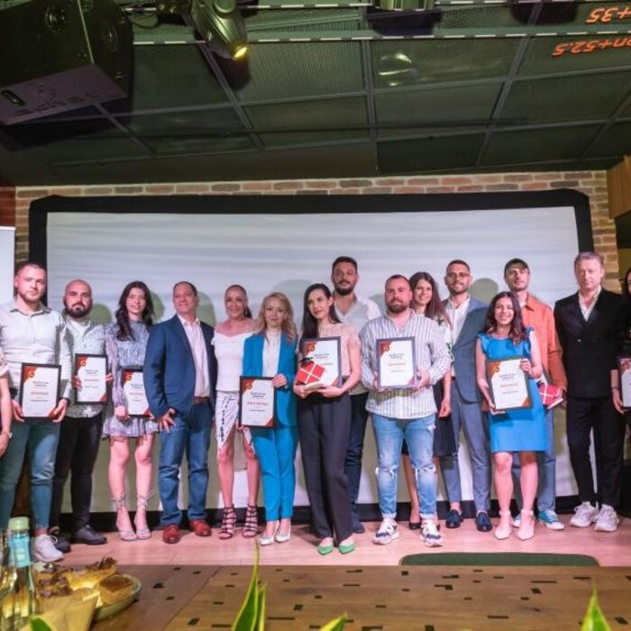 1_700x700_crop_478b24840a