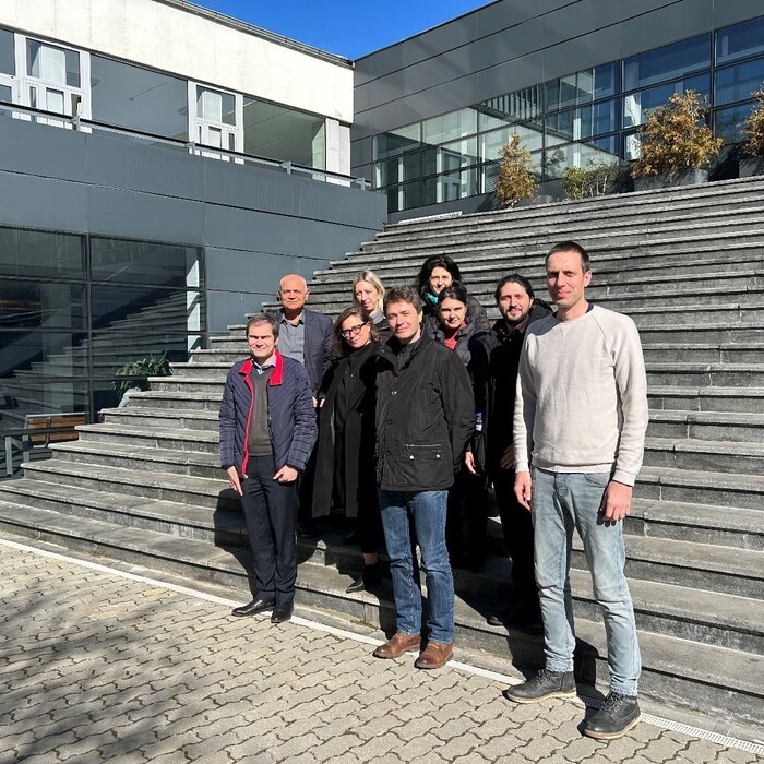 8_700x700_crop_478b24840a